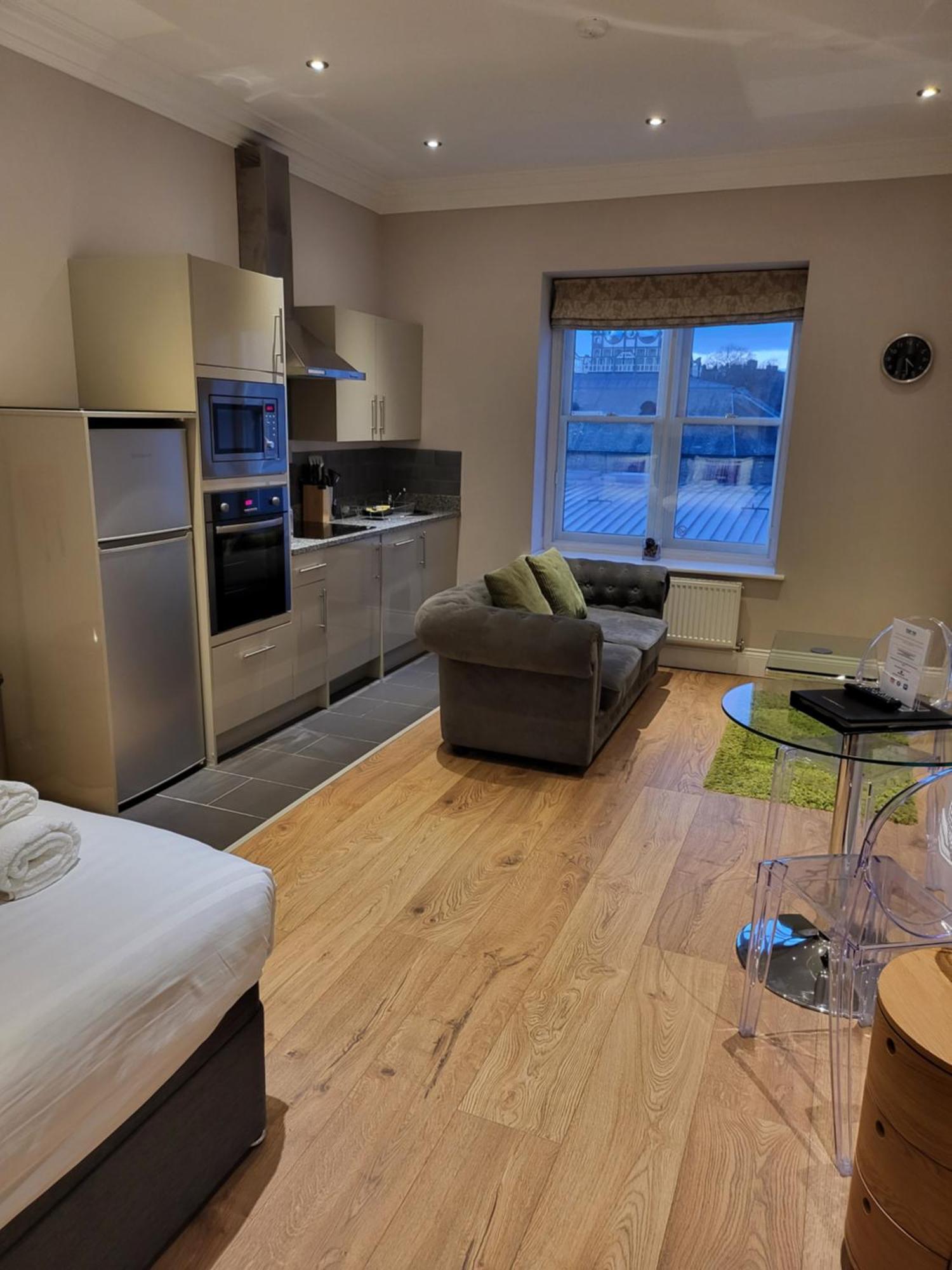 Harrogate Lifestyle Luxury Serviced Aparthotel Exterior photo
